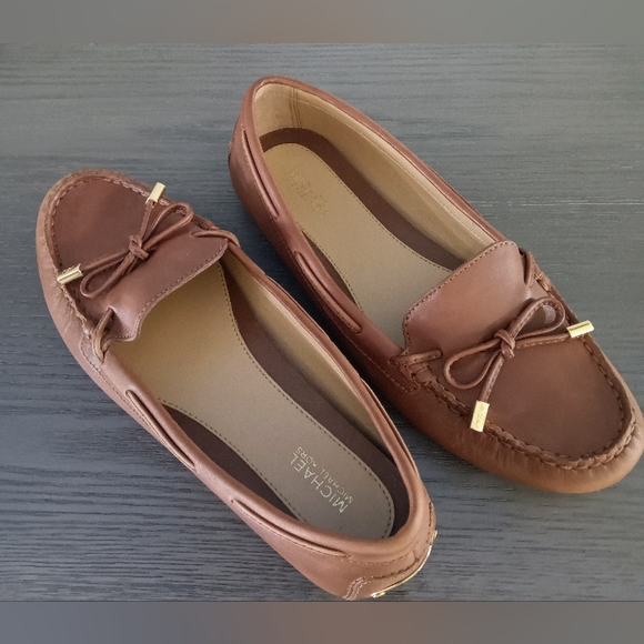 SOLD NWOB Michael Kors Leather Loafers 7.5M - Picture 2 of 8